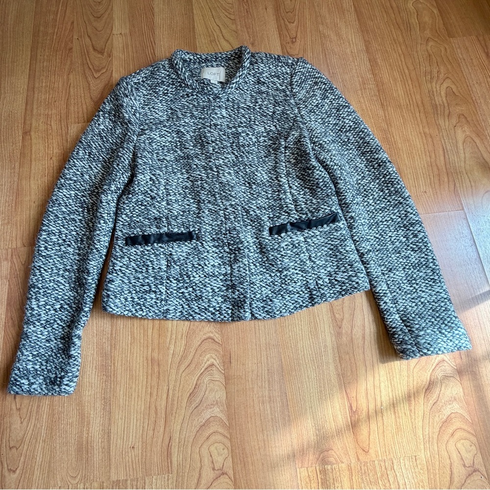 LOFT Women’s Black & White Tweed Herringbone Long Sleeve Blazer Size 4 - Picture 3 of 9